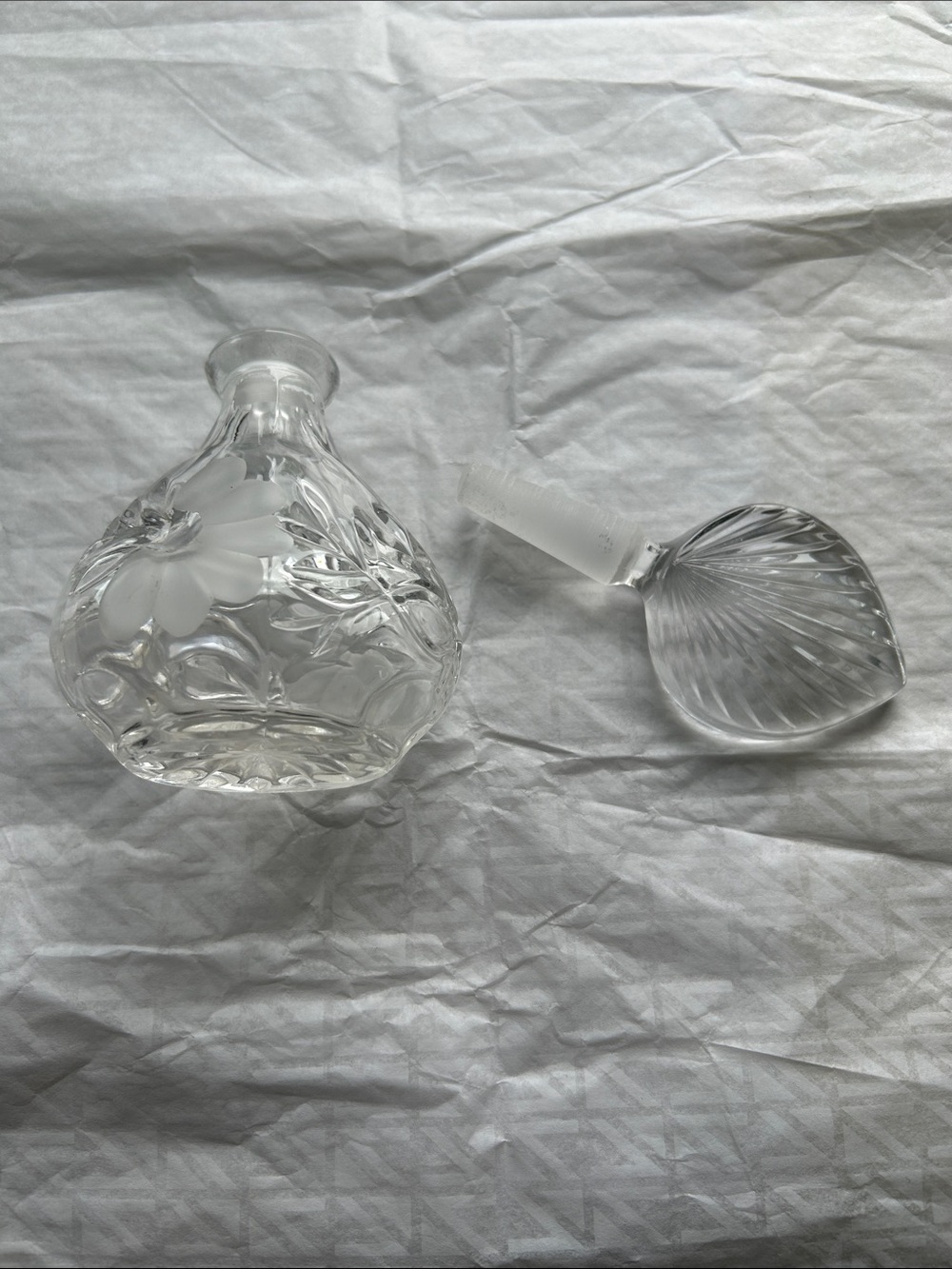 Crystal Glass Decorative Perfume Bottle - Clear - Picture 5 of 7